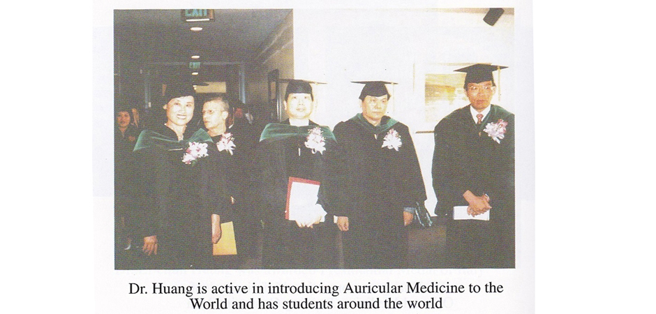 Auricular Medicine students around the world received Dr Huang medical training